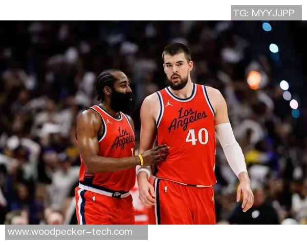 老将哈登苦战不息!场均35.9分钟高居联盟第七,前六球员均不足28岁